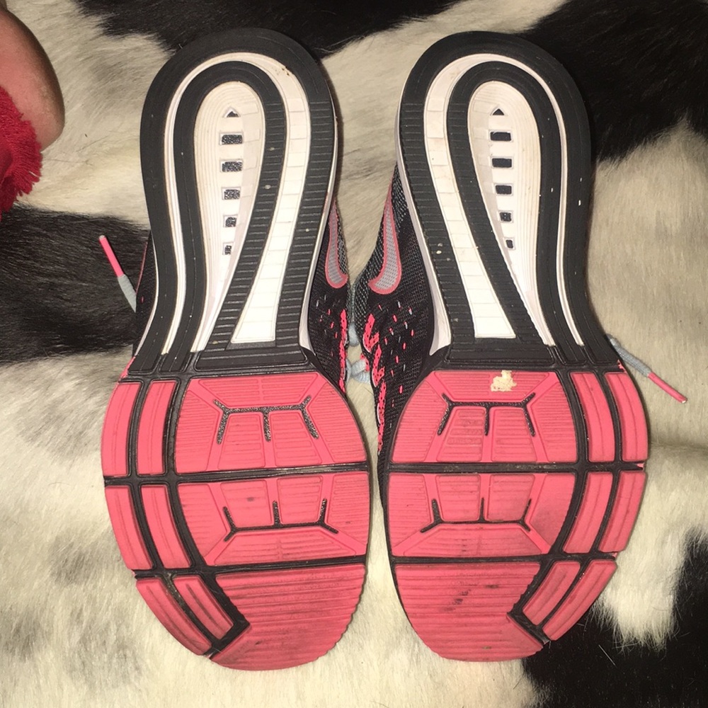 Nike RUNNING Neutral Ride|Response ZOOMVOMERO10 - Picture 6 of 6